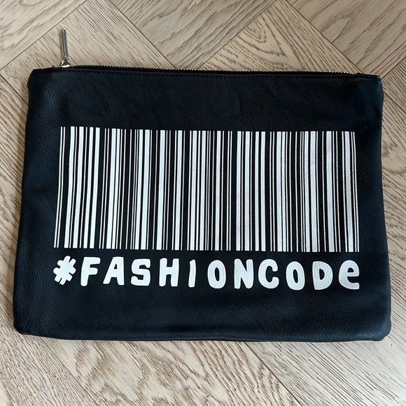 Zara clutch - Picture 1 of 4